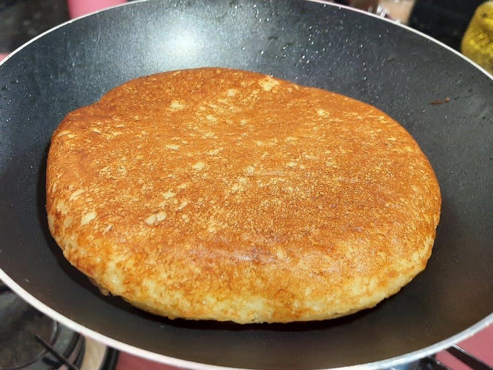 FAÇA PARA O SEU CAFÉ DA MANHÃ ESSE BOLINHO DE BANANA DE FRIGIDEIRA FÁCIL RÁPIDO E DELICIOSO😋