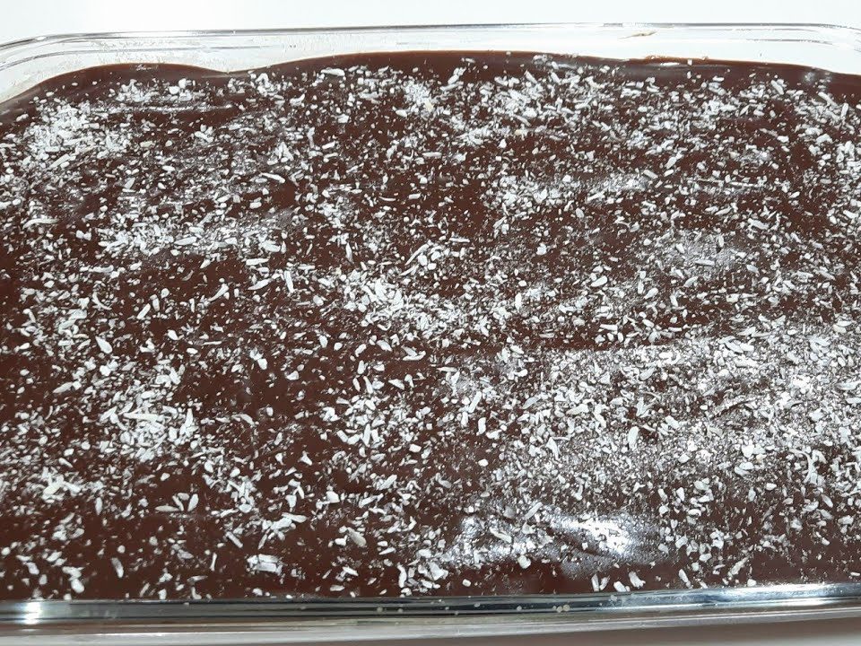 BOLO DE CHOCOLATE NA TRAVESSA!!FÁCIL RÁPIDO MASSA FOFINHA ÚMIDA BOLO IRRESISTÍVEI @ReceitasdaKelly